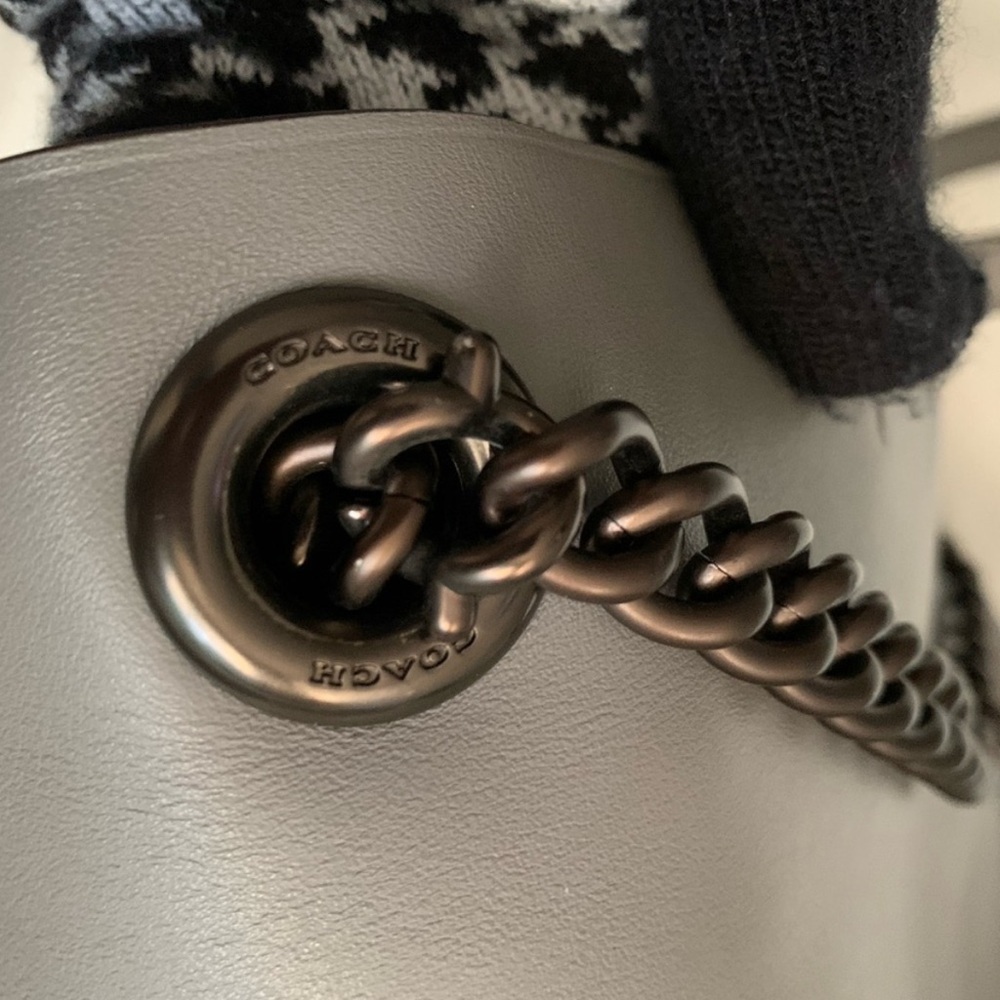 COACH 78218 SIGNATURE CHAIN CENTRAL TOTE V5/Heather Grey. - Picture 8 of 14